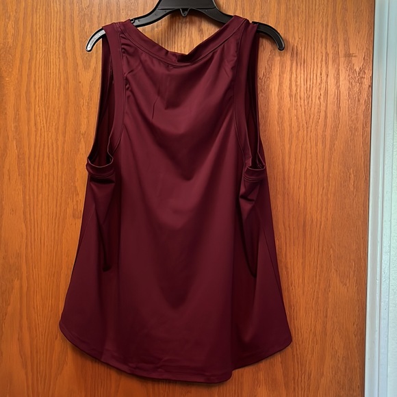 NWT, activewear - Picture 2 of 3